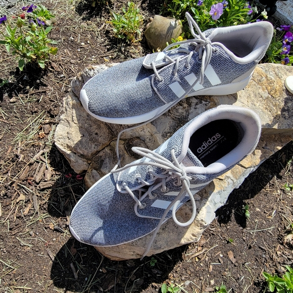 ADIDAS ♡ NWOT Gray 'n White Stripe Canvas Memory Foam Lace Up Sneakers - Picture 5 of 13